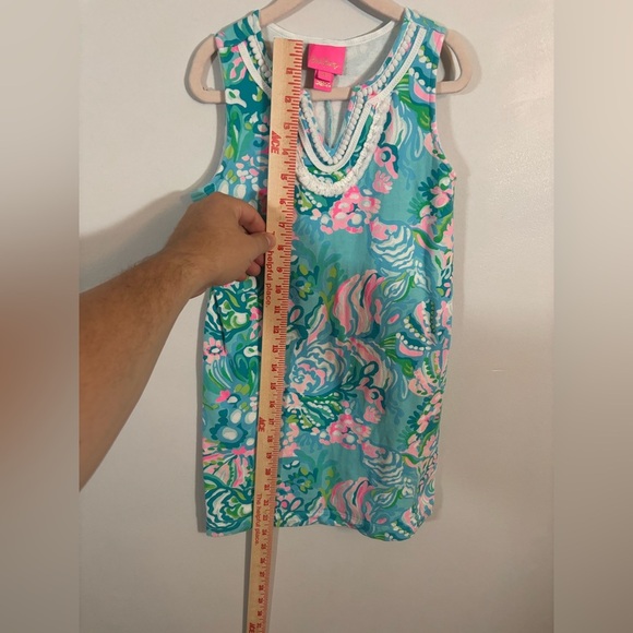 Lilly Pulitzer Girls Shift Dress Size 6/7 M | Blue Pink Tropical Print - Picture 3 of 9